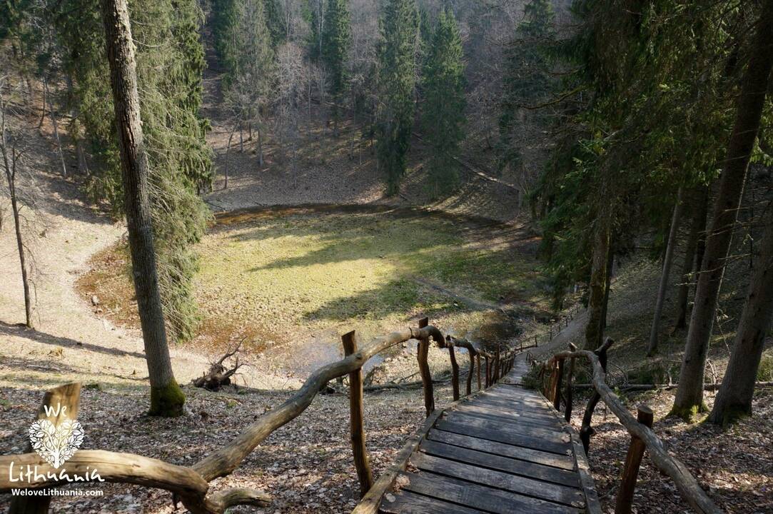 Pasirinkimas: vienas iš knygos sudarytojų V.Vaitkevičius teigia, kad skaičius 101 – tik simbolinis, skaitytojai įdomiausių vietų sąrašą gali tęsti patys.