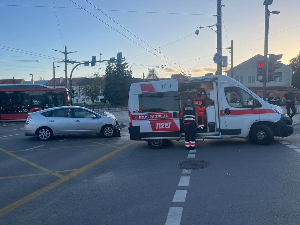 Avarija Šv. Gertrūdos ir Birštono g. sankryžoje.