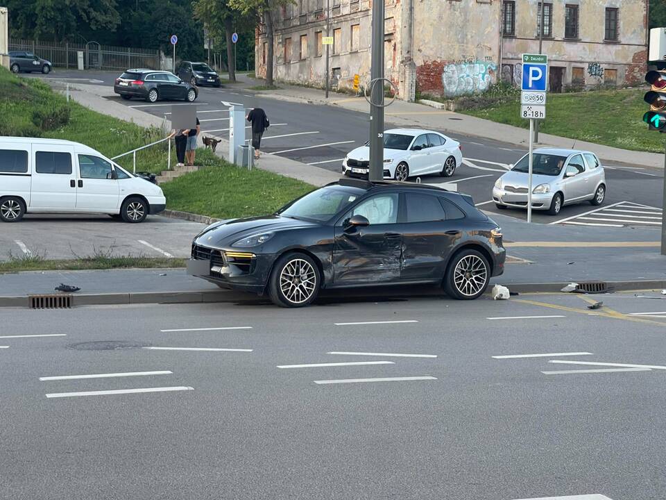 Avarija Šv. Gertrūdos ir Birštono g. sankryžoje.