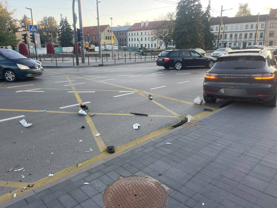 Avarija Šv. Gertrūdos ir Birštono g. sankryžoje.