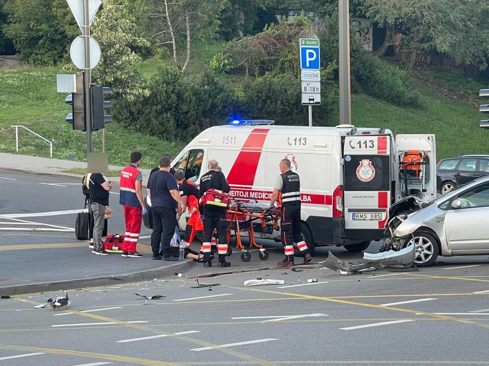 Avarija Šv. Gertrūdos ir Birštono g. sankryžoje.