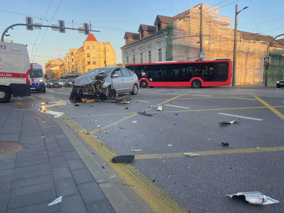 Avarija Šv. Gertrūdos ir Birštono g. sankryžoje.