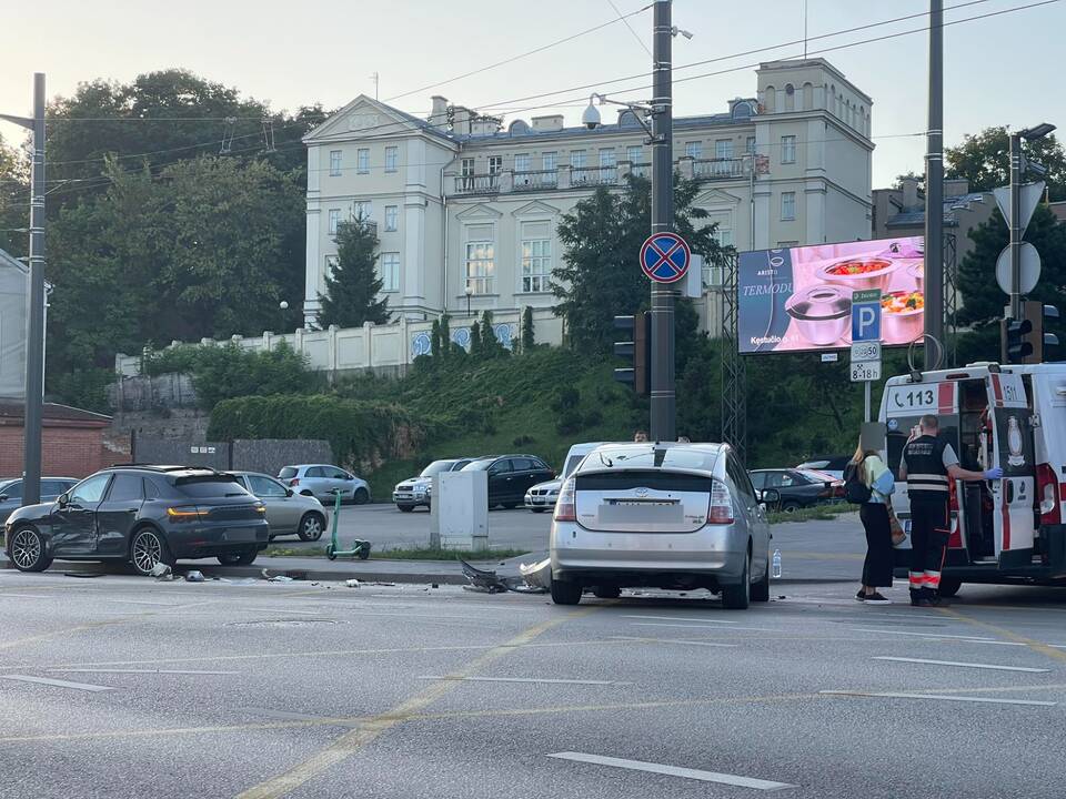 Avarija Šv. Gertrūdos ir Birštono g. sankryžoje.