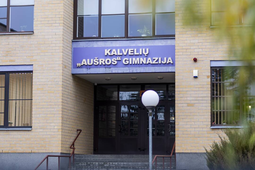 Vilniaus rajono „Aušros“ gimnazijoje nukrito liftas