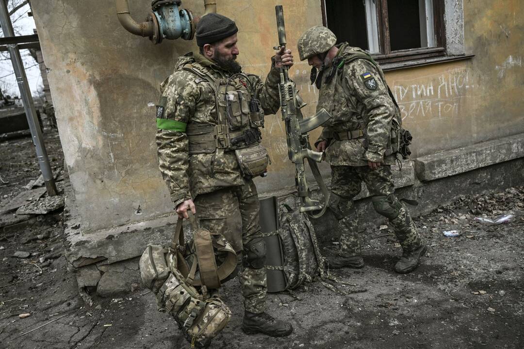 381-oji karo Ukrainoje diena