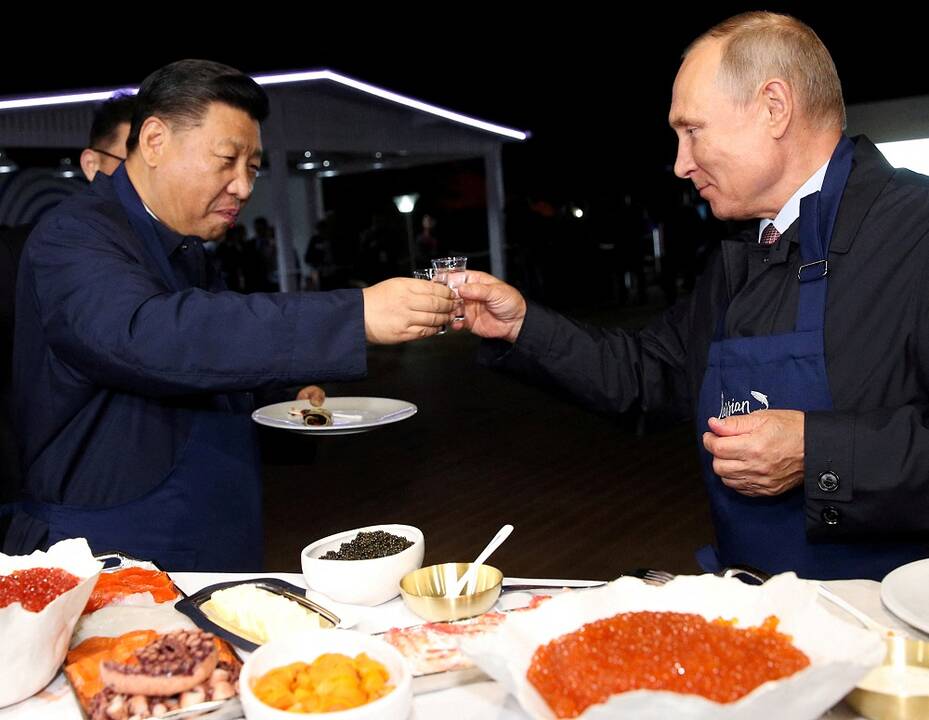 Iš kairės: Xi Jinpingas ir Vladimiras Putinas.