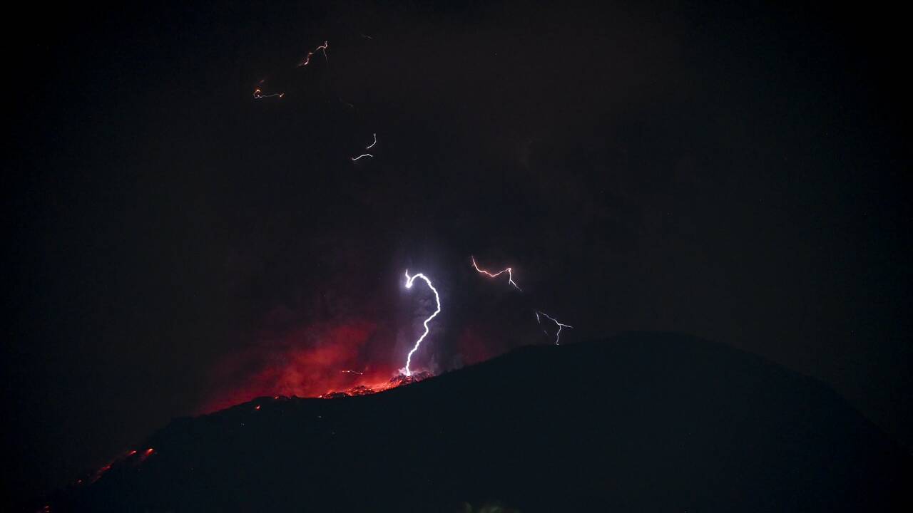 Indonezijoje išsiveržęs ugnikalnis.