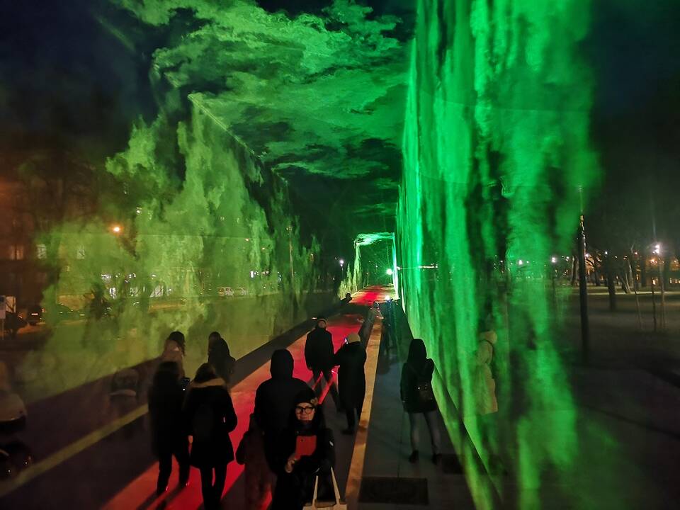 Iliuzija: įlįsti į „100-mečio tunelį“ – viena smagiausių festivalio pramogų.