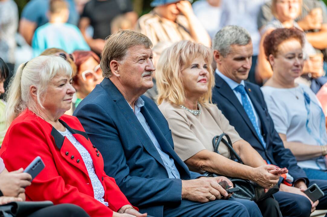 Skambantis Kadagių slėnis
