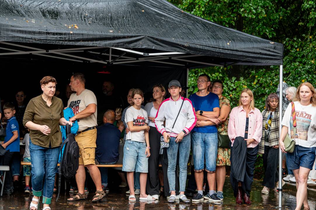 Skambantis Kadagių slėnis