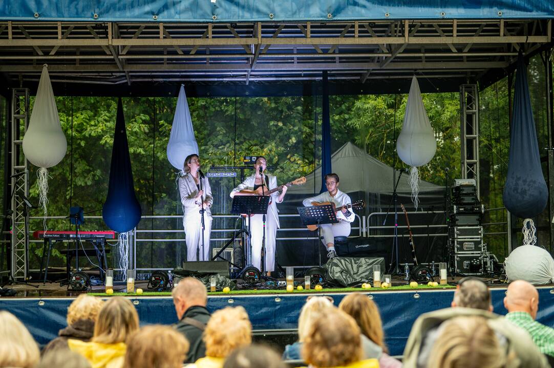 Skambantis Kadagių slėnis