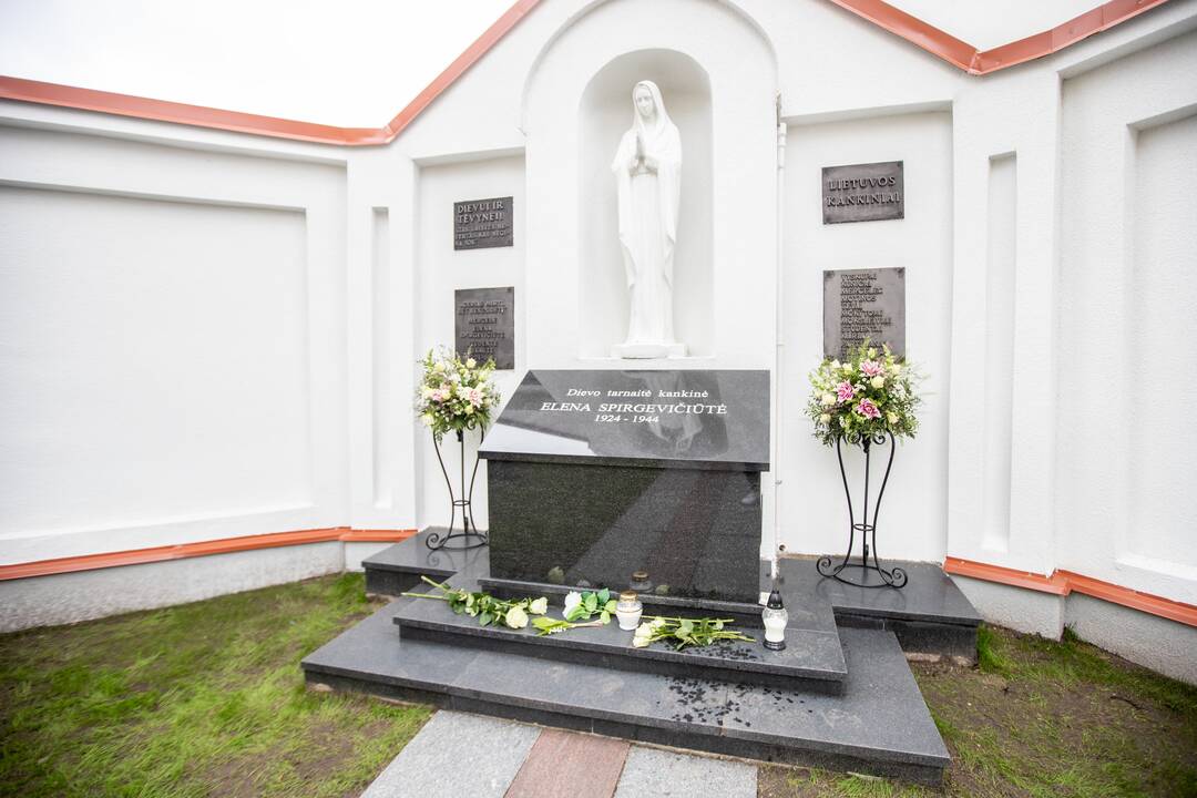 Dievo tarnaitės E. Spirgevičiūtės palaikų perlaidojimas