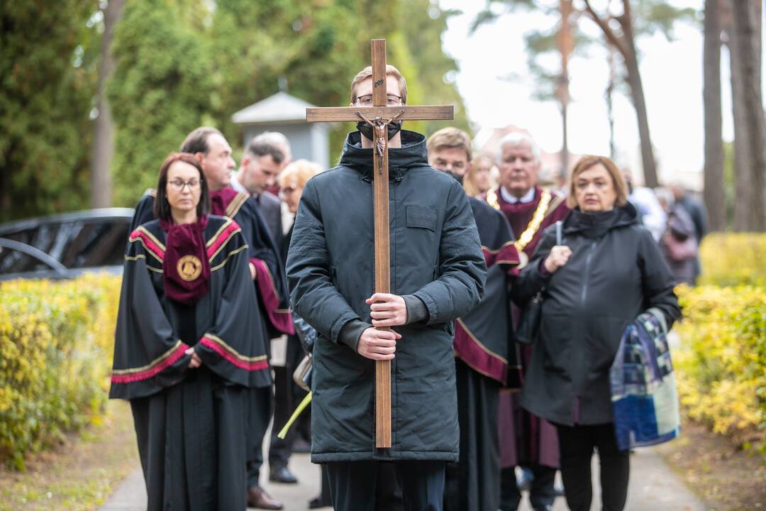 Prof. B. Vaškelis išlydėtas į paskutinę kelionę