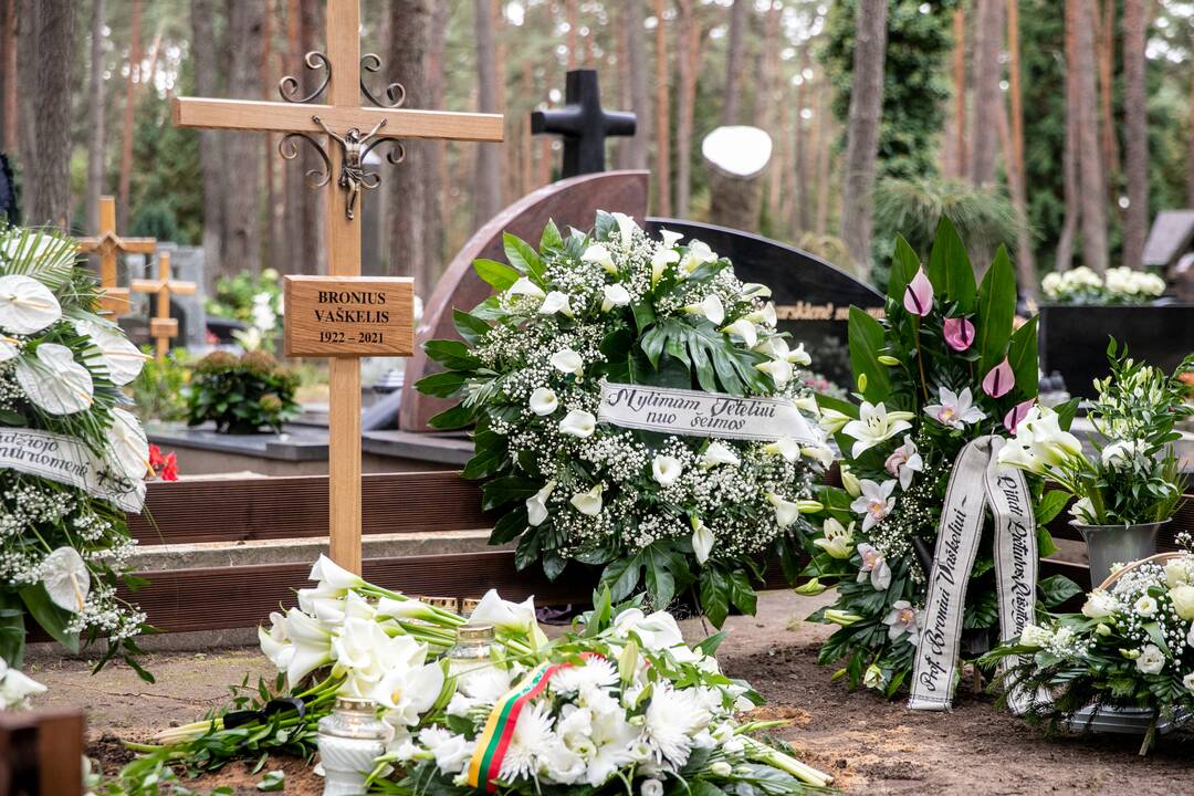 Prof. B. Vaškelis išlydėtas į paskutinę kelionę