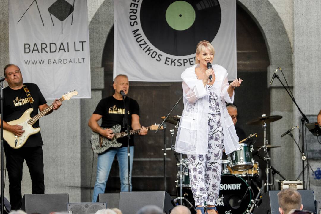 Pažaislio liepų alėjos vakaras su Inga Valinskiene