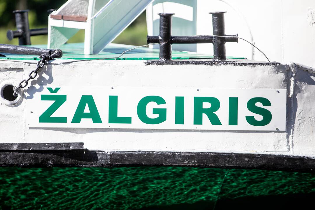 Kaune pristatytas pramoginis laivas „Žalgiris“
