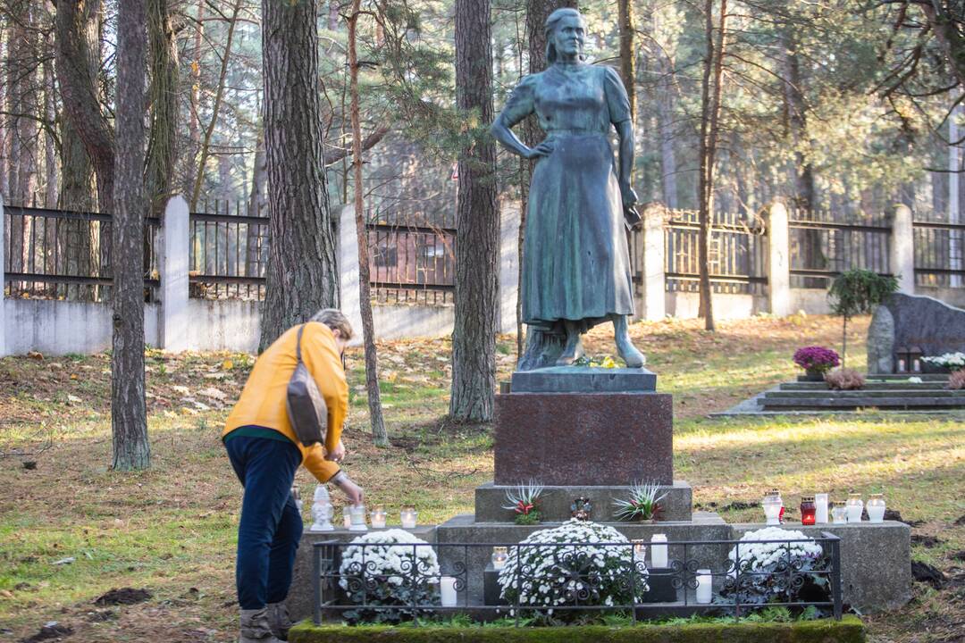 Lapkričio 1-oji Petrašiūnų panteone