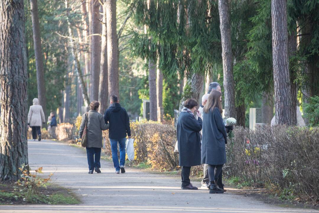 Lapkričio 1-oji Petrašiūnų panteone