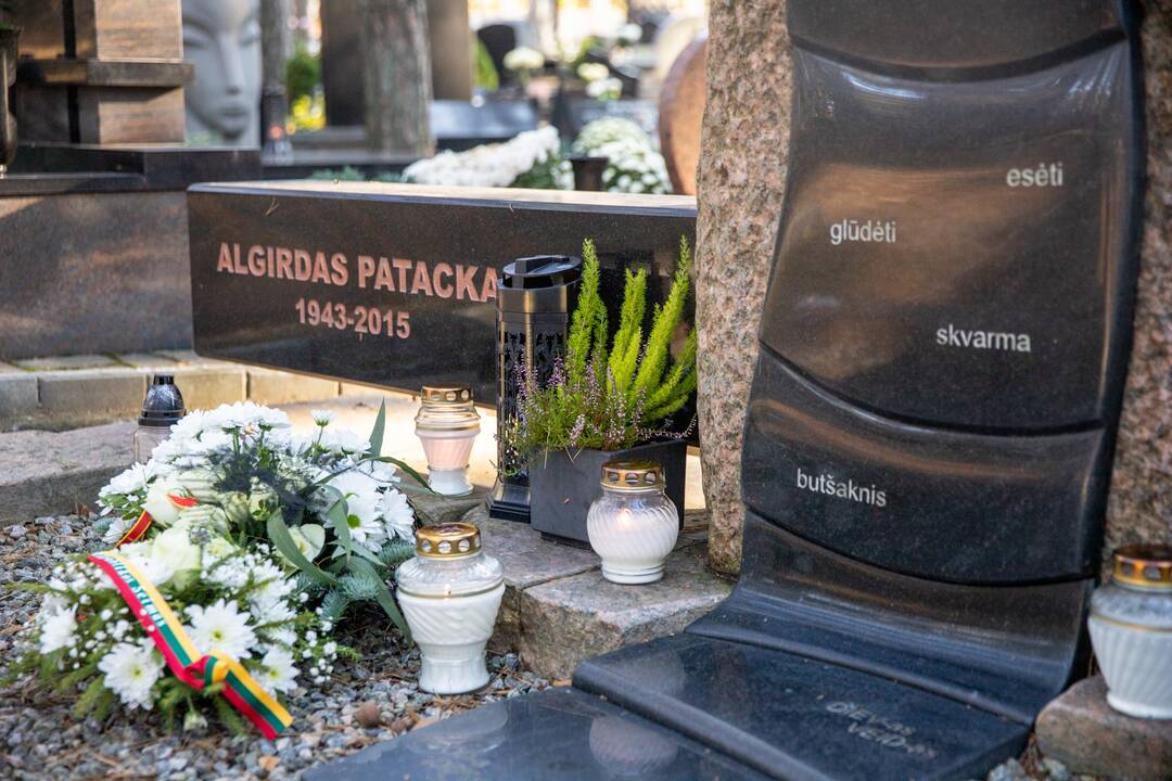 Lapkričio 1-oji Petrašiūnų panteone