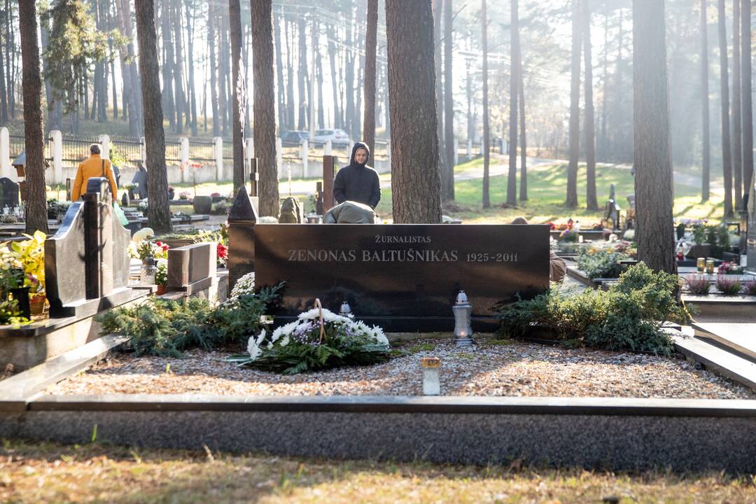 Lapkričio 1-oji Petrašiūnų panteone
