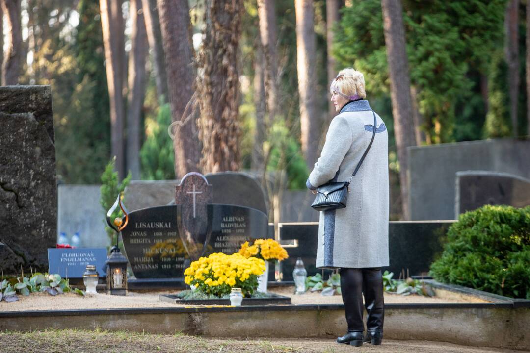 Lapkričio 1-oji Petrašiūnų panteone
