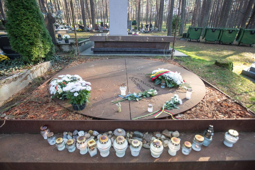 Lapkričio 1-oji Petrašiūnų panteone