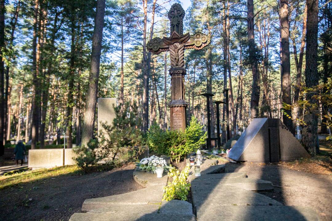 Lapkričio 1-oji Petrašiūnų panteone
