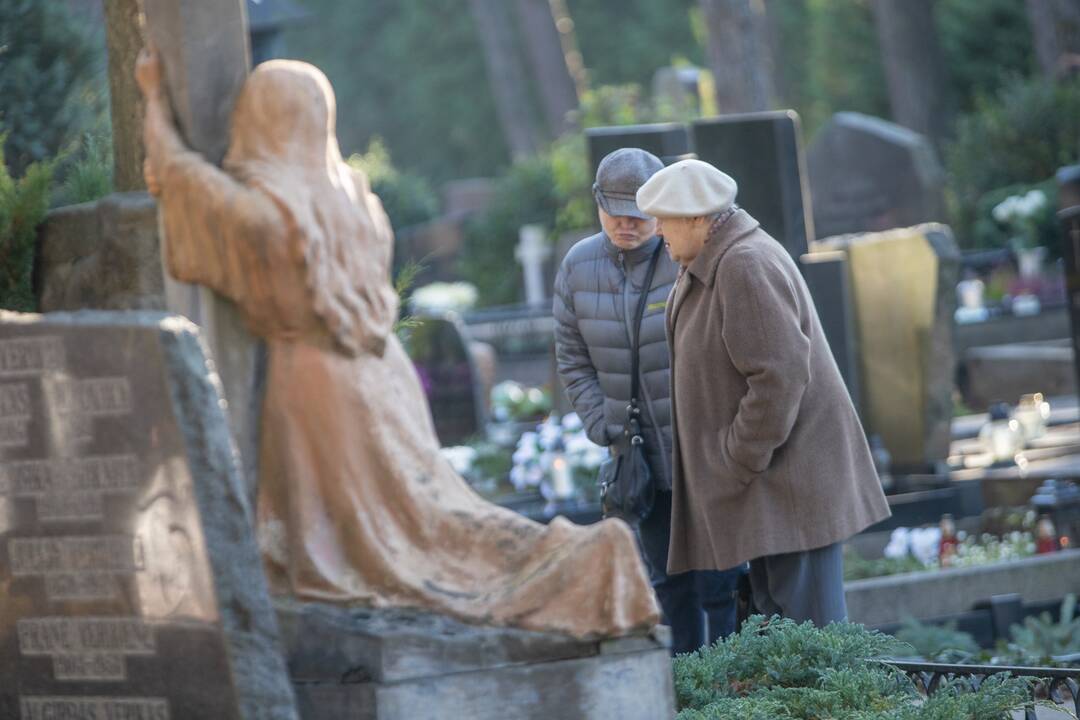Lapkričio 1-oji Petrašiūnų panteone