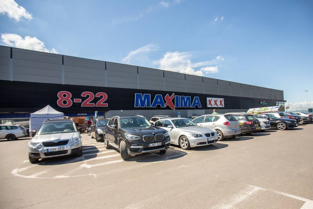 Pirkėjai apgulė Aleksote uždaromą „Maximą“