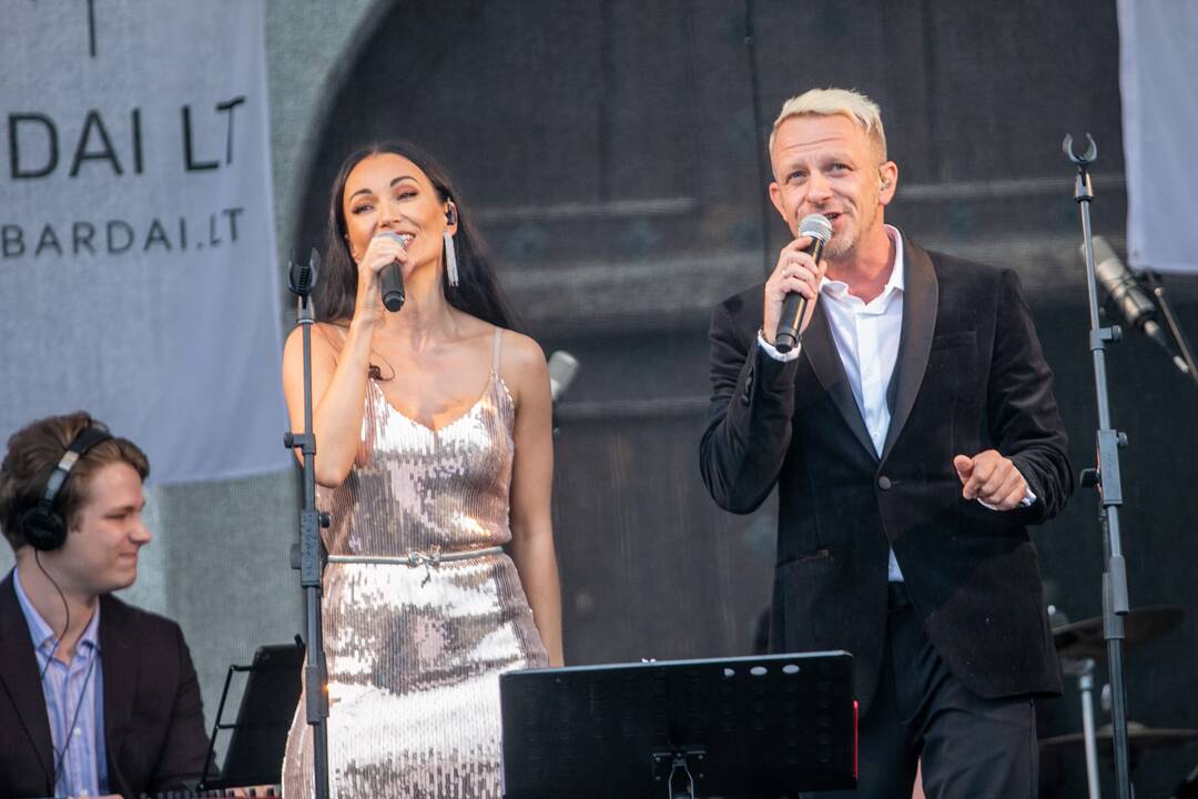 Pažaislio Liepų alėjos vakaras su „Biplan“ ir Karina Krysko