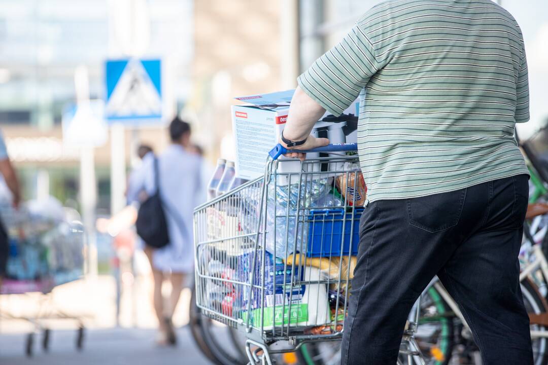 Pirkėjai apgulė Aleksote uždaromą „Maximą“