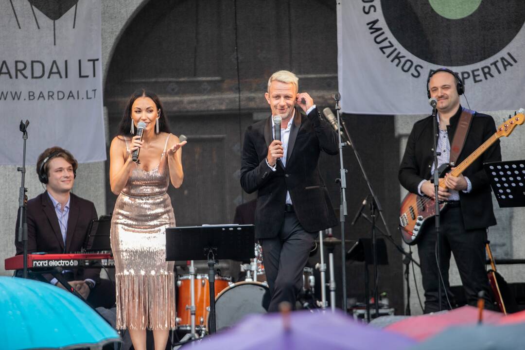 Pažaislio Liepų alėjos vakaras su „Biplan“ ir Karina Krysko