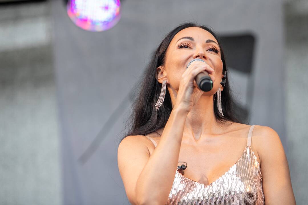 Pažaislio Liepų alėjos vakaras su „Biplan“ ir Karina Krysko