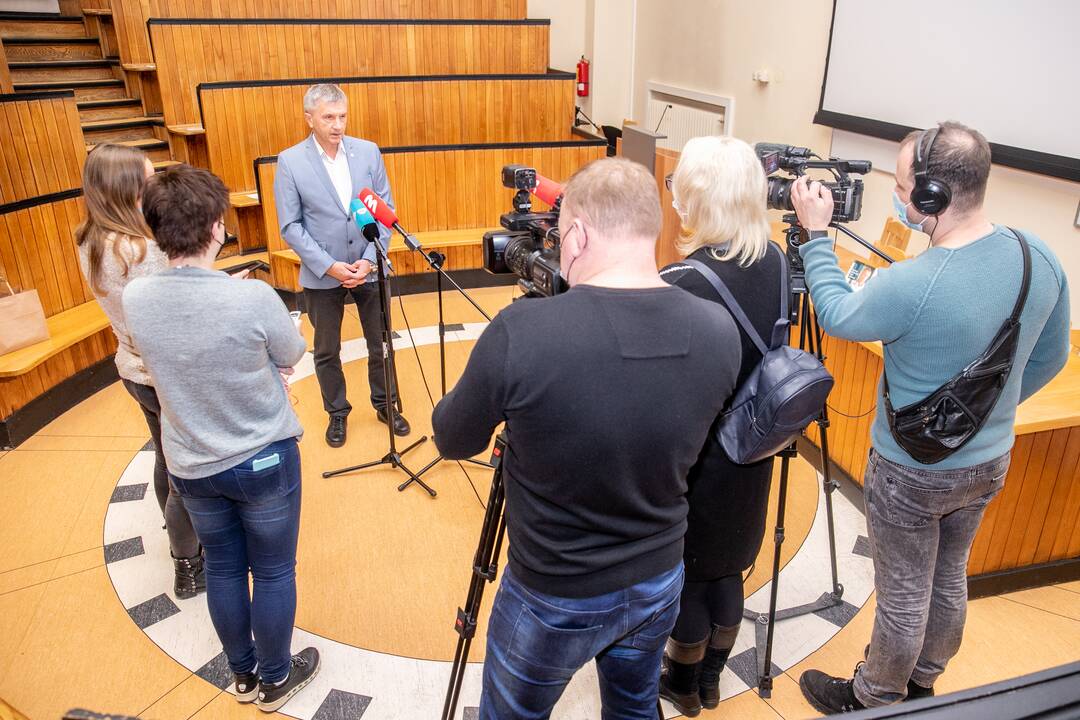 Prof. Rimanto Kėvalo knygos „Ką mes padarėme savo vaikams“ pristatymas