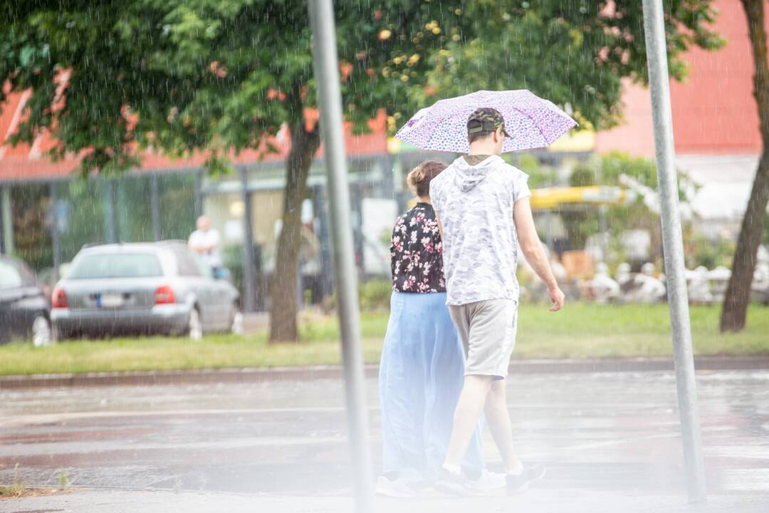 Po gausaus kritulių kiekio sostinėje lietus neaplenkė ir Kauno