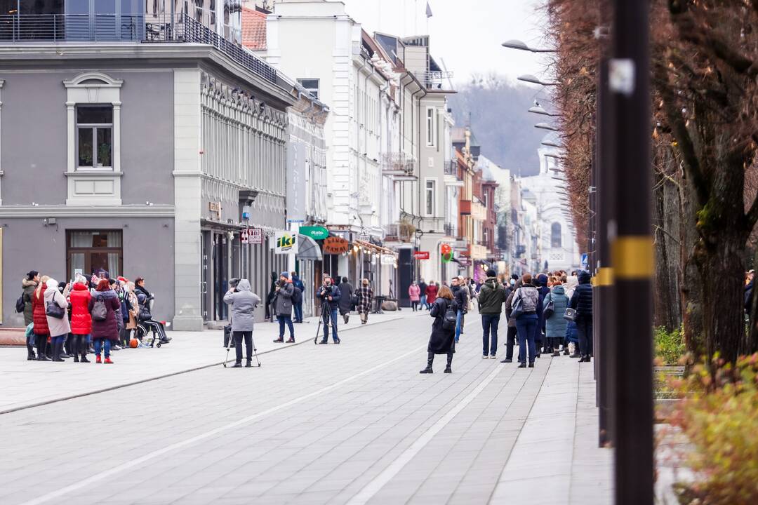 Prie Kauno savivaldybės tėvai protestuoja prieš skiepus vaikams