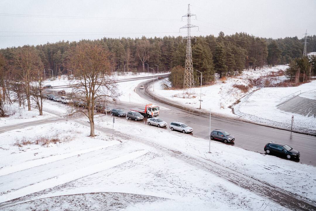 Eilės prie mobilaus testavimo punkto muša rekordus