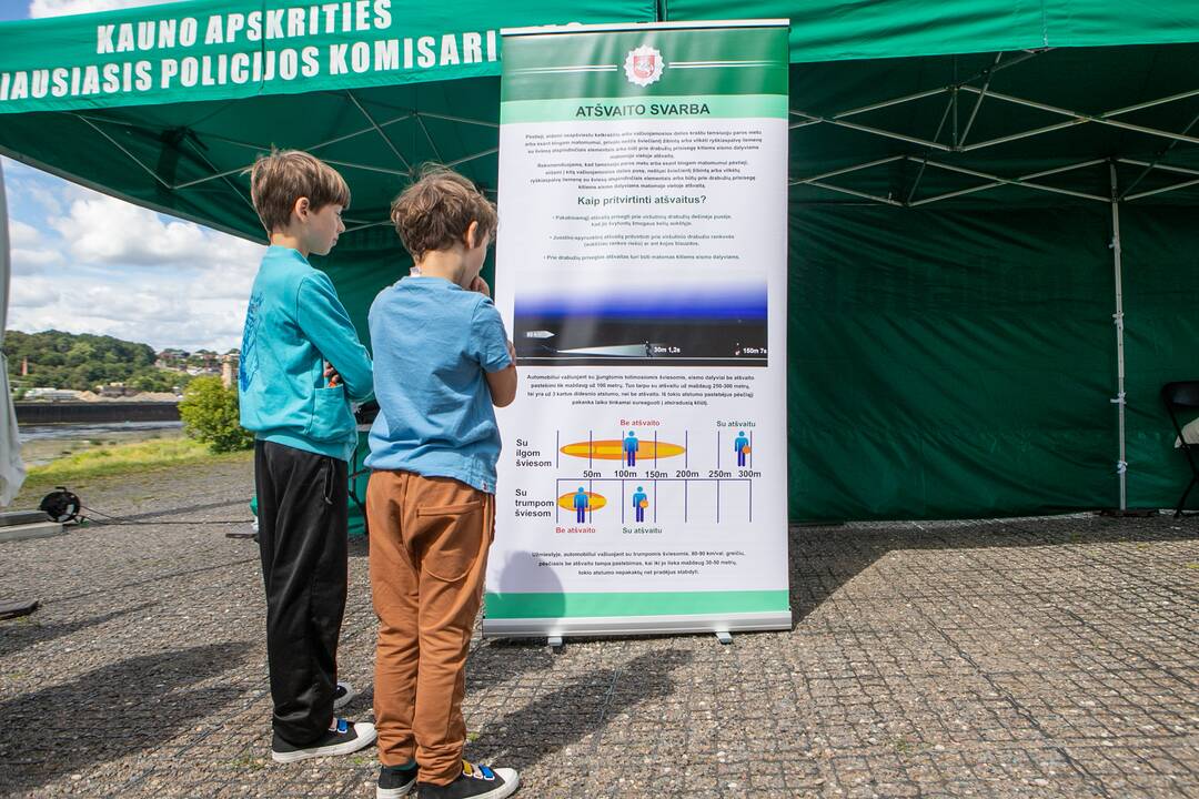 Policijos renginys „Keliaukime saugiai su augintiniais“