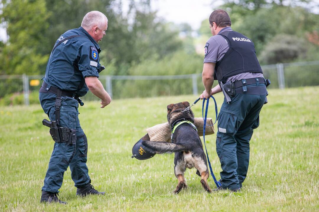 Policijos renginys „Keliaukime saugiai su augintiniais“