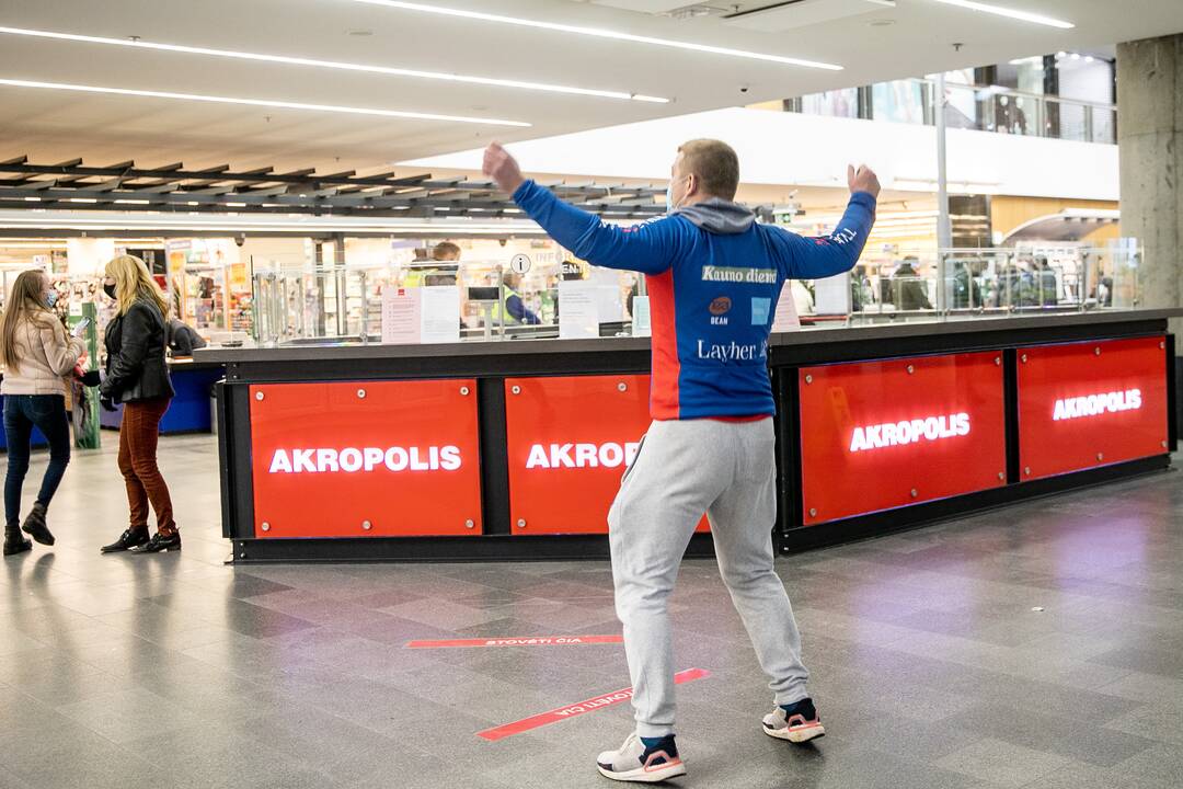 Kauno „Akropolyje“ – improvizuota sporto treniruotė