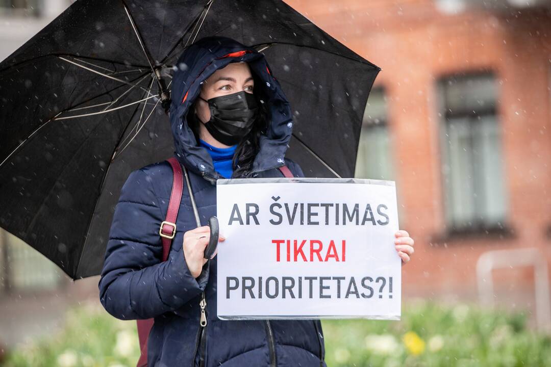 Tėvų protestas prieš vaikų testavimą