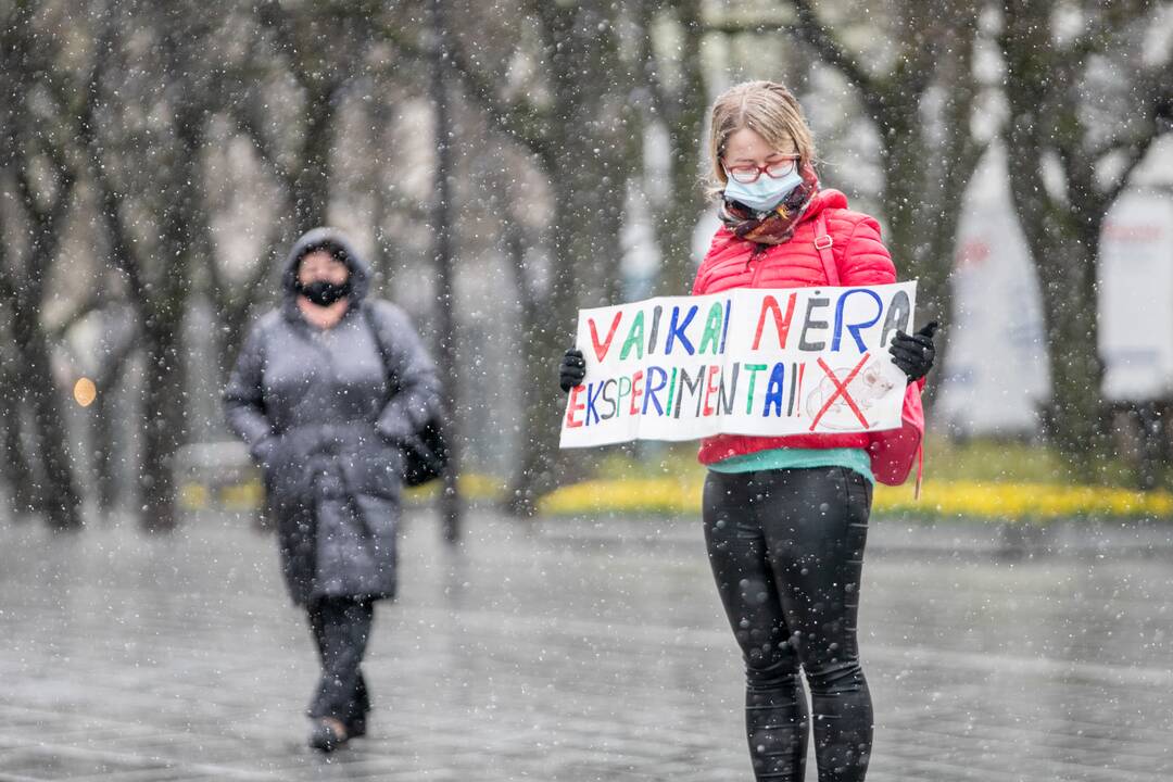 Tėvų protestas prieš vaikų testavimą