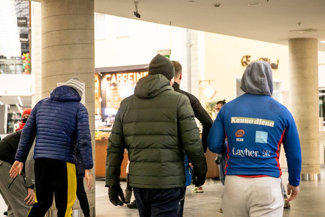 Kauno „Akropolyje“ – improvizuota sporto treniruotė