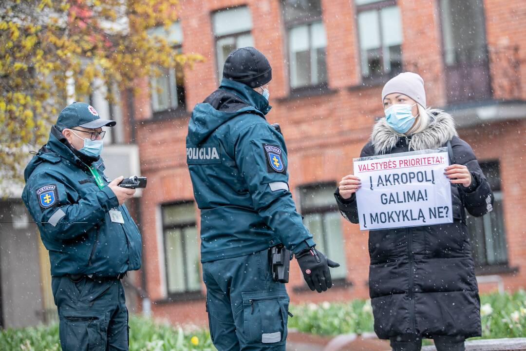 Tėvų protestas prieš vaikų testavimą