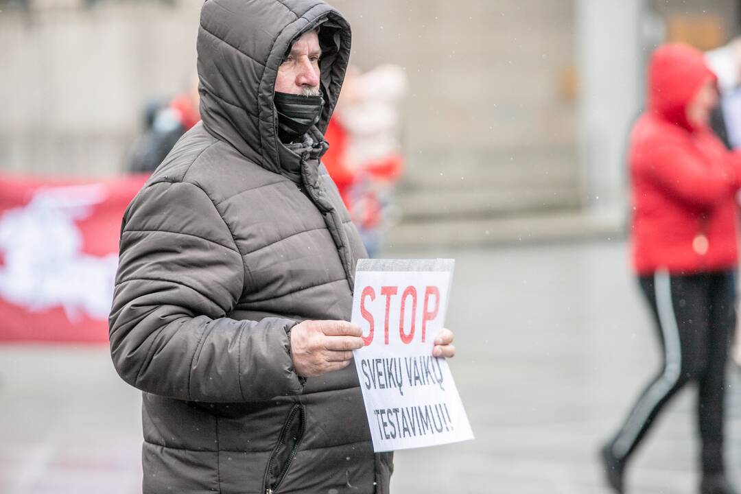 Tėvų protestas prieš vaikų testavimą