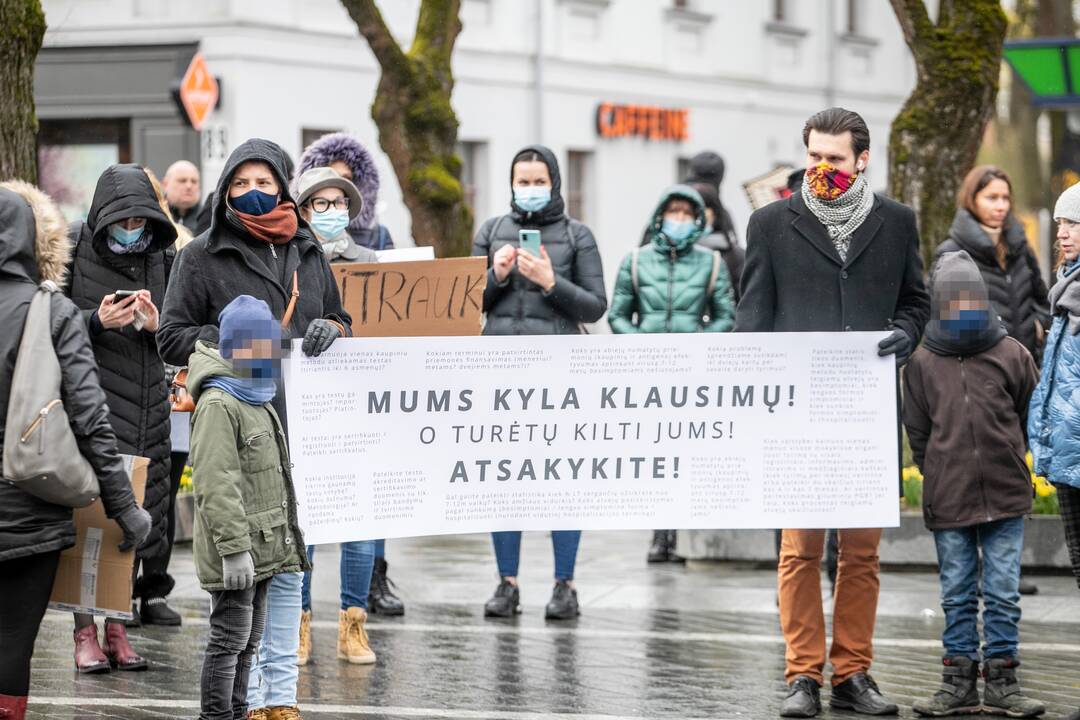 Tėvų protestas prieš vaikų testavimą