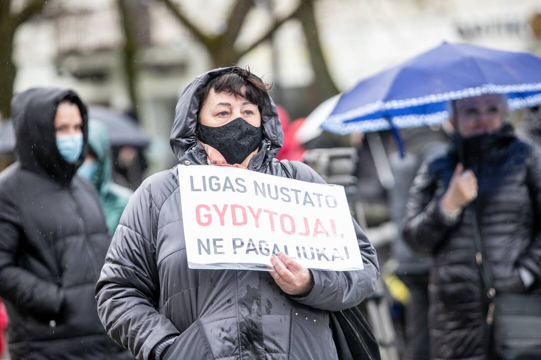 Tėvų protestas prieš vaikų testavimą