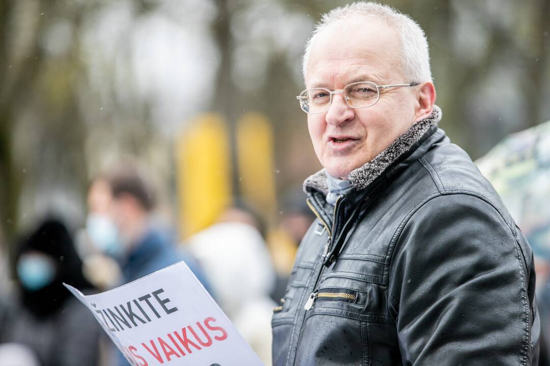Tėvų protestas prieš vaikų testavimą