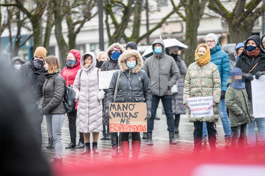 Tėvų protestas prieš vaikų testavimą