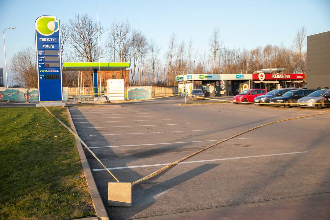 Prekybos centrai Kaune pradeda riboti automobilių srautus